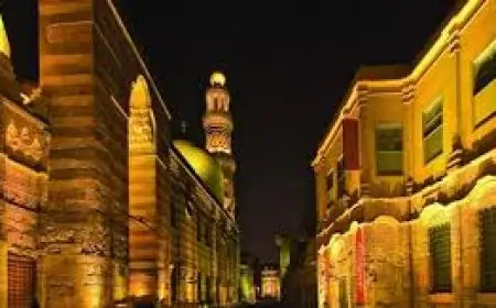 قصص سقوط إمبراطوريات في قلب القاهرة: حكايات ألف عام وباب التوفيق