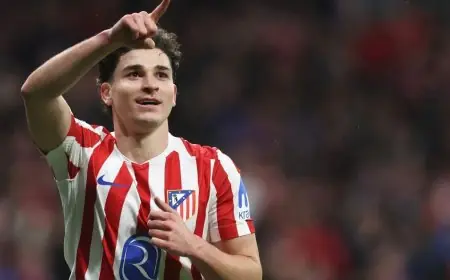 هل تفتح أتلتيكو مدريد الباب أمام انتقال النجم خوليان ألفاريز إلى برشلونة؟