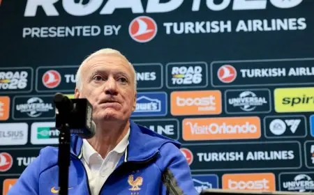 ديشان يتجاهل التعليق حول اختيار زيدان لقيادة منتخب فرنسا