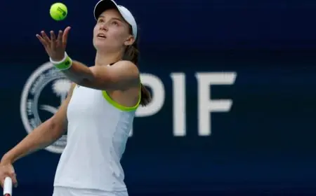 ريباكينا تتفوق على بيغولا وتحجز مكانها في نصف نهائي بطولة ميامي للتنس