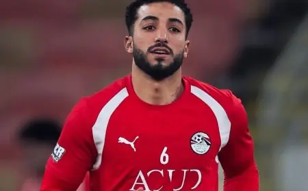 احتفال مؤثر للاعبي مصر بعودة عبد المنعم بعد 335 يوماً من الغياب