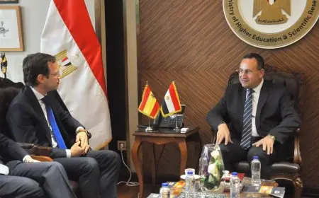 وزير التعليم العالي يناقش تعزيز التعاون مع السفير الإسباني ووفد جامعة IE لتحقيق شراكة مثمرة