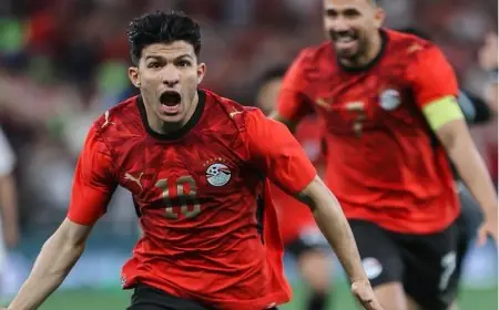 مصر ضد السعودية الفراعنة يتألقون بثلاثة أهداف رائعة في الشوط الأول