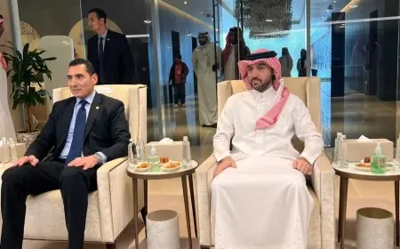 وزير الرياضة يعقد اجتماعاً حاسماً مع الوزير السعودي لتعزيز التعاون في مجالات الشباب والرياضة