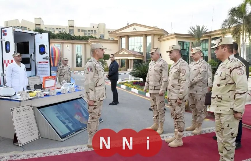 وزير الدفاع يتفقد الجاهزية القتالية للمنطقة المركزية العسكرية ويشارك المقاتلين في إفطار رمضان