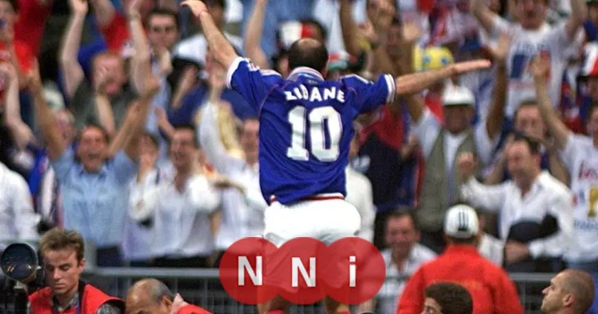 زيدان في قلب الجدل المستمر حول سبب فقدانه العلامة الكاملة بعد نهائي مونديال 1998