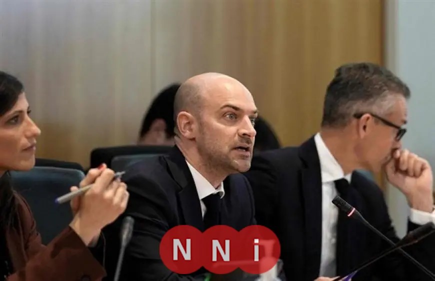 فرنسا تدعو إيران لتقديم تنازلات كبيرة لتحقيق حل سياسي شامل