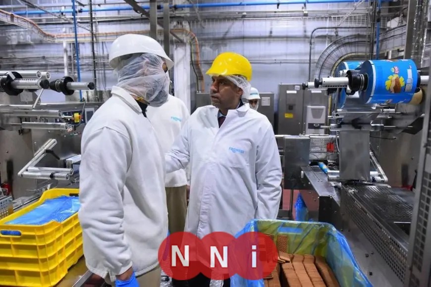 استثمارات بملياري ونصف جنيه وزير العمل يواصل زيارته في الجيزة بتفقد شركة فرونيري آيس كريم مصر