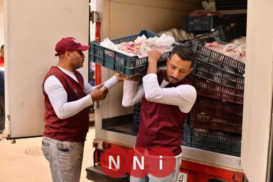 مؤسسة أبو العينين تدعم مائدة المطرية الرمضانية بمواد خام وعشرات المتطوعين