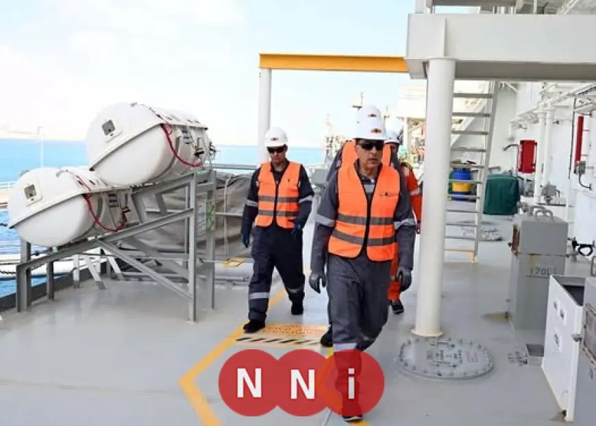 رئيس الوزراء يزور محطة تداول وتخزين النفط والغاز الطبيعي المسال في الميناء للتأكد من جاهزيتها الكاملة