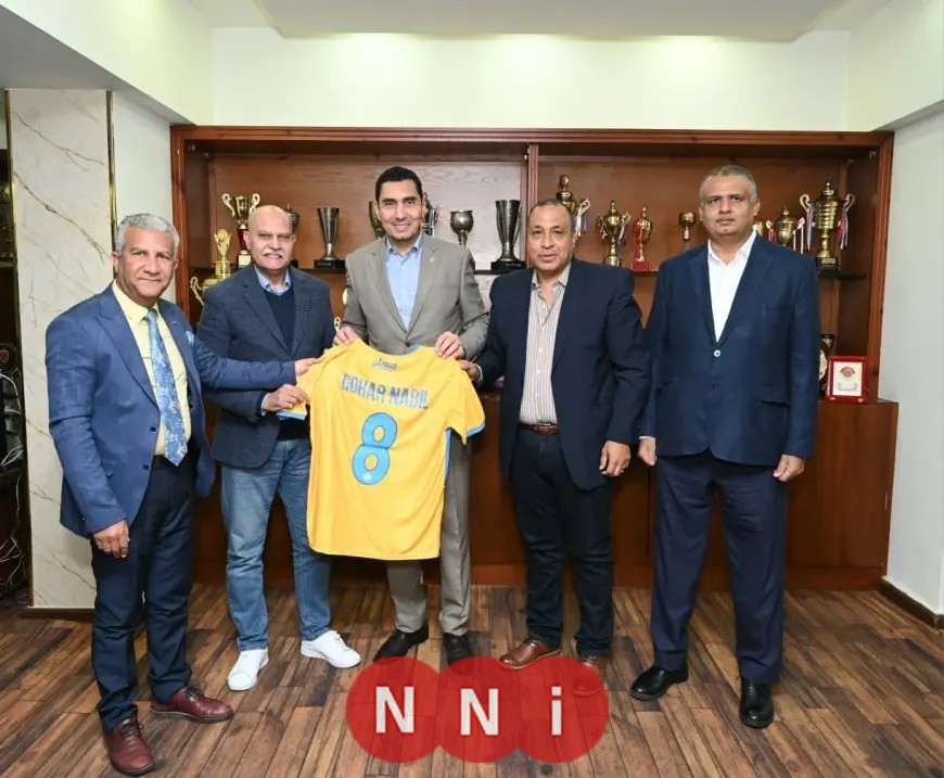 وزير الرياضة يجتمع مع إدارة النادي الإسماعيلي والجهاز الفني للفريق الأول لتعزيز التعاون