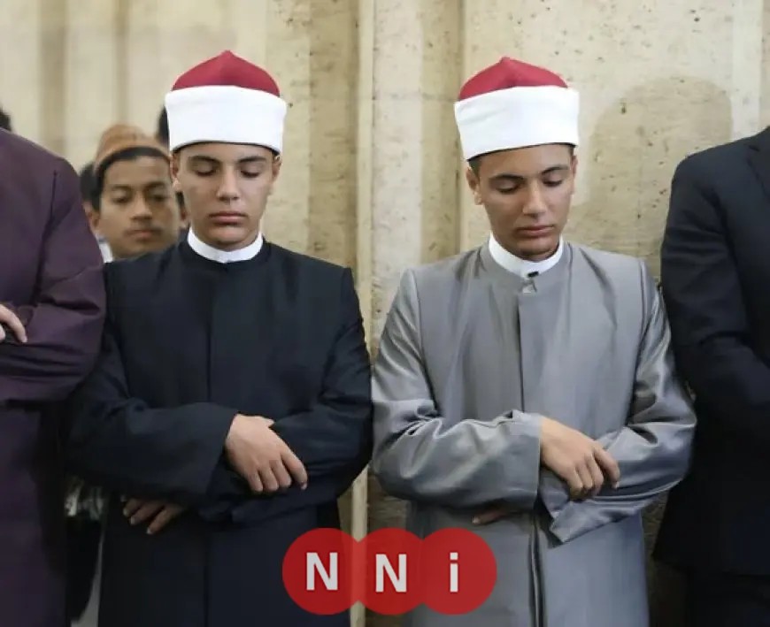التوأم الأزهري الحسن والحسين يصبحان أصغر إمامين للقبلة في الجامع الأزهر عند سن الـ16