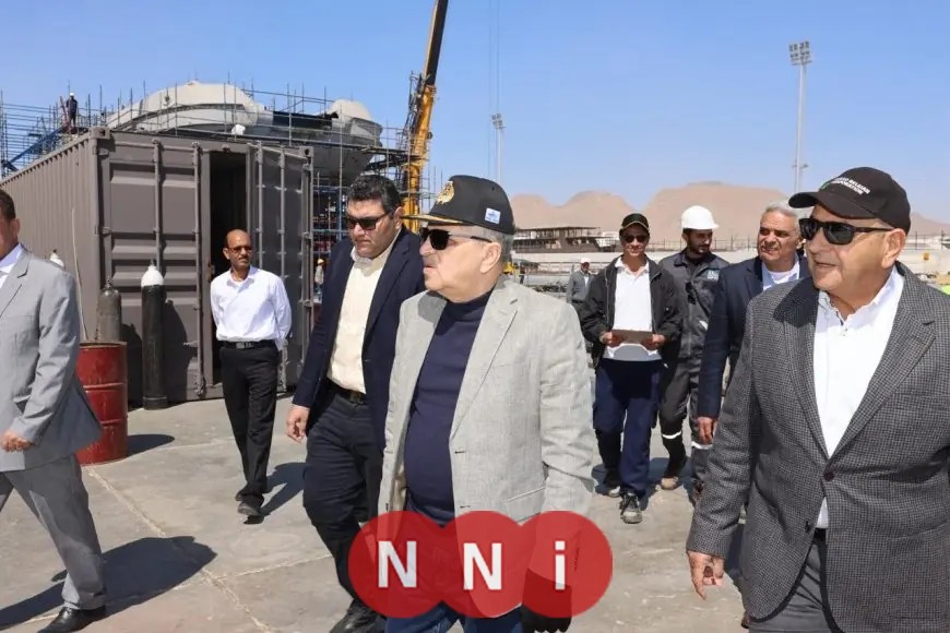 الفريق أسامة ربيع يتابع تقدم بناء القاطرات البحرية وسفن الصيد في ترسانة جنوب البحر الأحمر