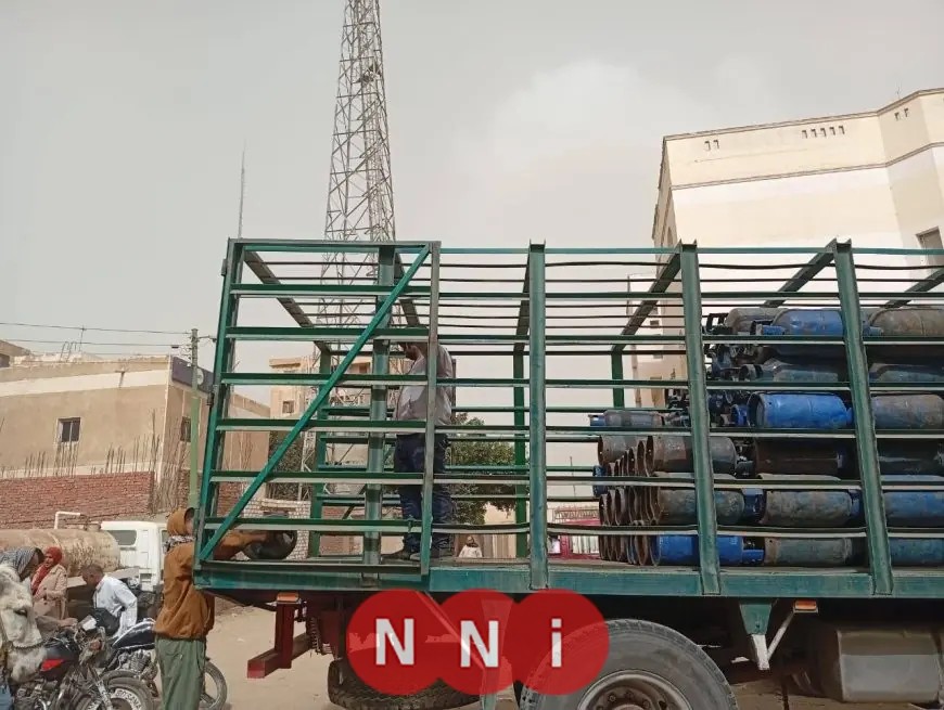 محافظ الجيزة يشرف على توزيع 950 أسطوانة بوتاجاز إضافية لتحسين خدمات قرى منشأة القناطر