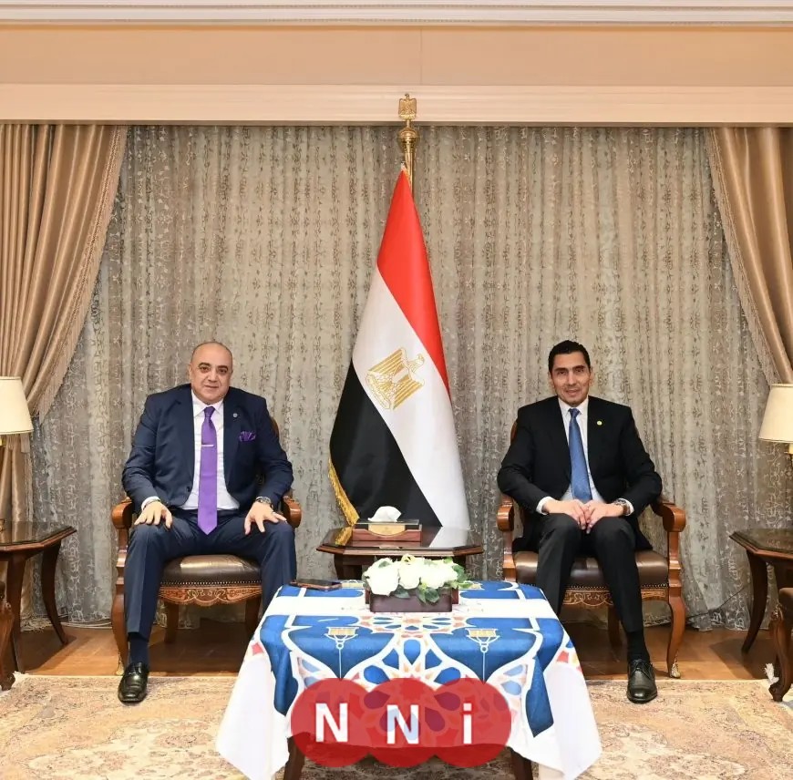 وزير الرياضة يرحب برئيس نادي الشمس ويعزز التعاون الرياضي