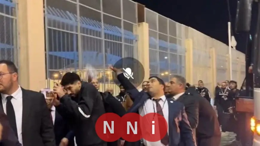 جماهير الترجي تغمر أجواء رادس بالتوتر بإلقاء الزجاجات على لاعبي الأهلي قبل المواجهة المرتقبة