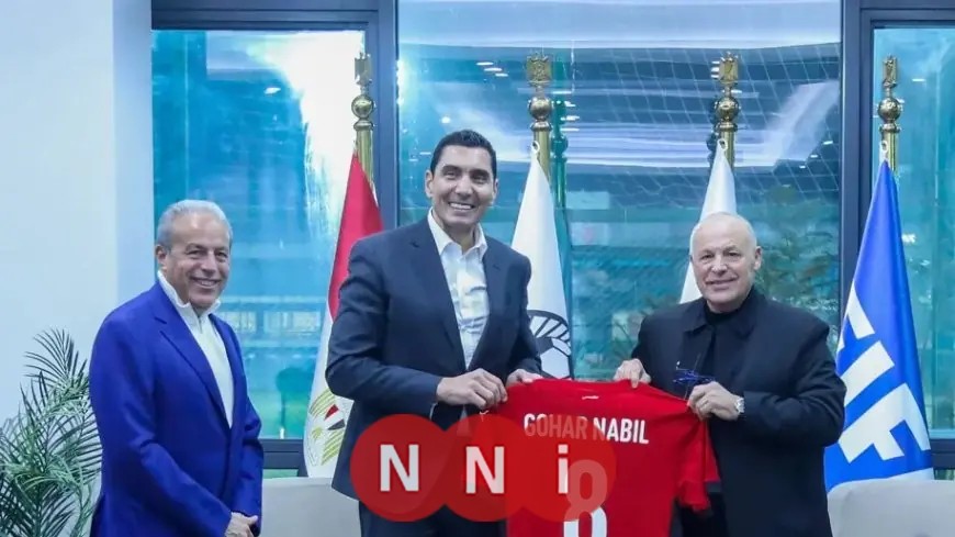 وزير الرياضة وأبو ريدة والدرندلي يرافقون بعثة المنتخب الوطني في رحلتها إلى السعودية