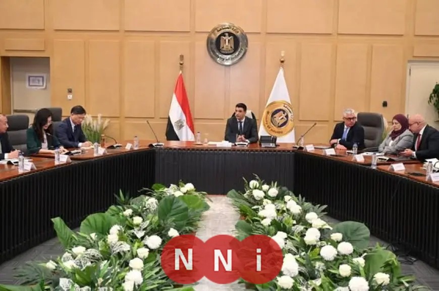 وزير الصناعة يناقش تعزيز التعاون الصناعي مع مجموعة باوو الصينية للحديد والصلب