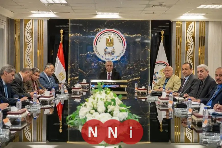 وزير الإنتاج الحربي يعلن عن لجنة متخصصة لترشيد استهلاك الكهرباء في الشركات التابعة للوزارة