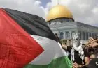 إعادة فتح المسجد الأقصى في القدس أمام المصلين بعد غلقه لمدة 40 يوما