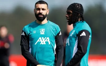 صلاح يبدأ المباراة على دكة البدلاء في مواجهة ليفربول وباريس سان جيرمان