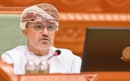 وزير النقل العماني يؤكد عدم إمكانية فرض رسوم عبور بمضيق هرمز وفق الاتفاقيات الموقعة