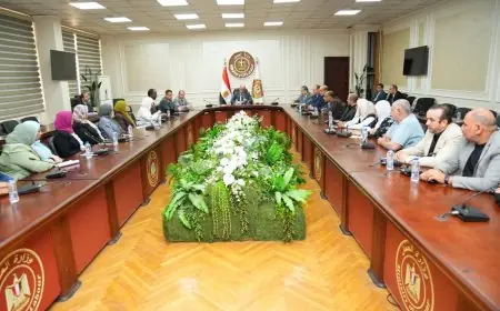 وزير العمل يعقد اجتماعاً هاماً مع قيادات مديريات القاهرة الكبرى لمتابعة سير العمل الفعّال