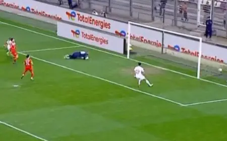 إلغاء هدف شباب بلوزداد بسبب لمسة يد في مواجهة الزمالك