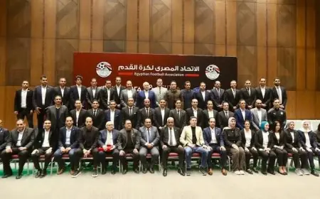 أبوريدة يمنح الحكام الشارة الدولية لتميزهم في التحكيم