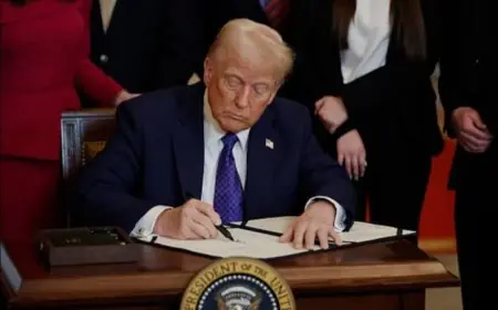 البيت الأبيض يؤكد استعداد ترامب لكل الخيارات في حال عدم توقيع طهران على اتفاق بشأن برنامجها النووي