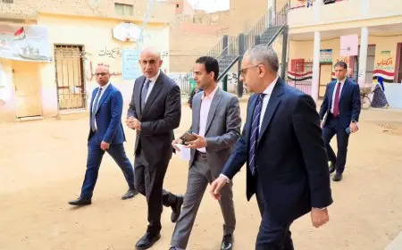 وزير التعليم يتابع سير العملية التعليمية بجولة تفقدية في مدارس الحوامدية والبدرشين