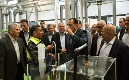 رئيس الوزراء يزور محطة تحلية مياه البحر في العريش لتعزيز الموارد المائية