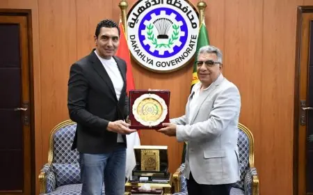 وزير الرياضة يبحث سبل تعزيز الاستثمار الرياضي في محافظة الدقهلية مع المحافظ