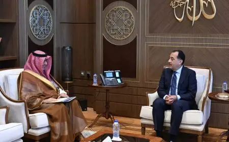 رئيس الوزراء يلتقي السفير السعودي في مصر لمناقشة تعزيز التعاون المشترك