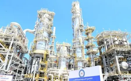 مدبولي يتوقع استمرار ارتفاع أسعار البترول حتى نهاية العام بعد الحرب