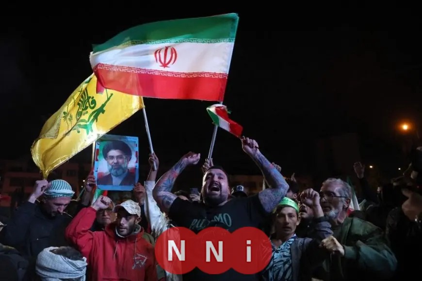 مواكب ومسيرات تسعد المدن الإيرانية احتفالًا بوقف إطلاق النار