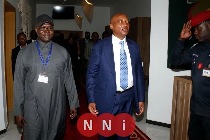 مشاهد حصرية لوصول موتسيبي إلى السنغال في زيارة رسمية من تنظيم الكاف صور حية