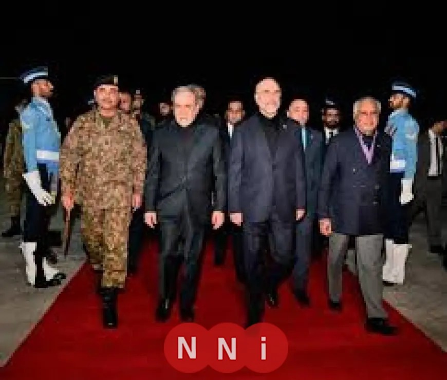 بين الزي العسكري والمدني.. الأسباب وراء استقبال وزير دفاع باكستان الوفد الإيراني بالزي الرسمي