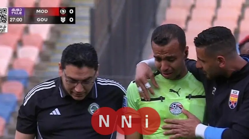 أبو ريدة يساند الحكم مصطفى الشهدي بعد تعرضه لإصابة في مباراة مودرن سبورت والجونة