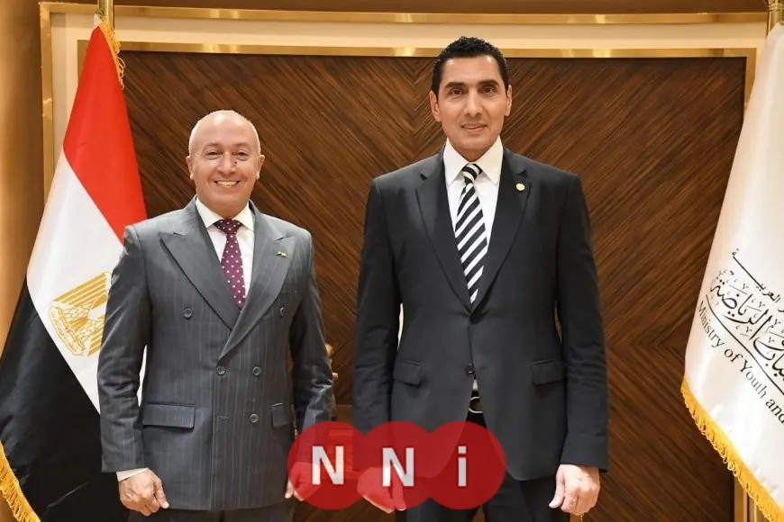 وزير الشباب يناقش مع ممدوح الششتاوي استراتيجيات تطوير السياحة الرياضية في مصر