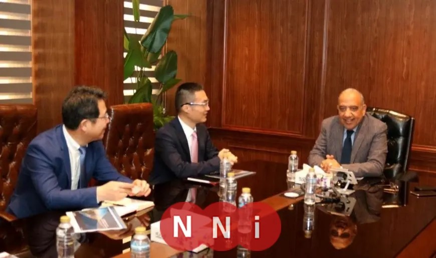 وزير الكهرباء يتعاون مع هواوي لتعزيز مشروعات الطاقة المتجددة