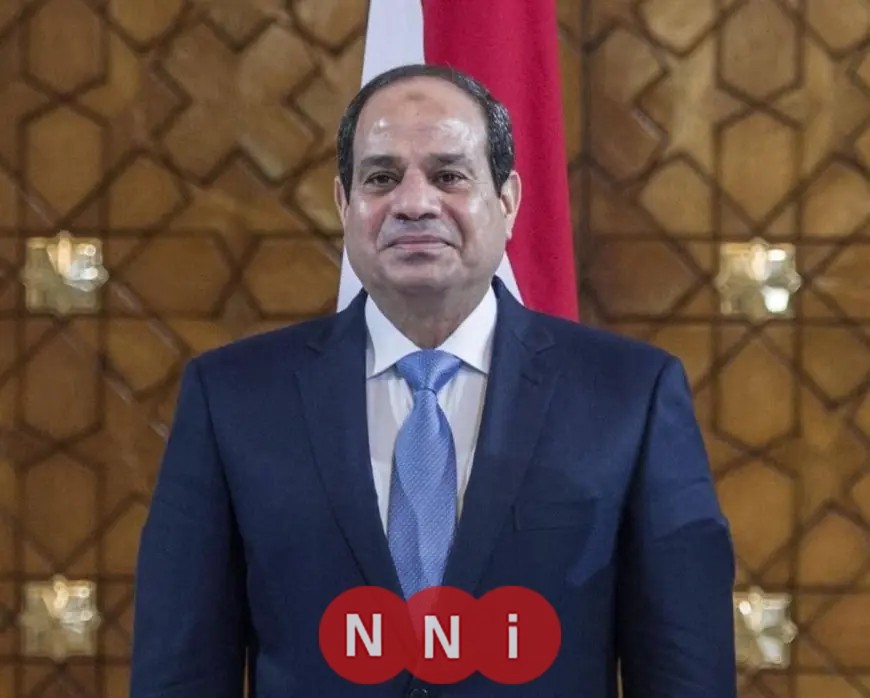 الرئيس السيسي يكرم شهداء القوات المسلحة بوضع إكليل الزهور في ذكرى تحرير سيناء