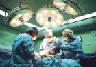 كل ما تحتاج معرفته عن جراحة دقيقة أنقذت طفلًا من مرض نادر منعه من الأكل والشرب