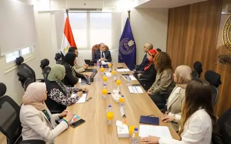 رئيس هيئة الدواء يلتقي ممثلي فايزر لتعزيز الاستثمار وتوطين الصناعات الدوائية في القطاع