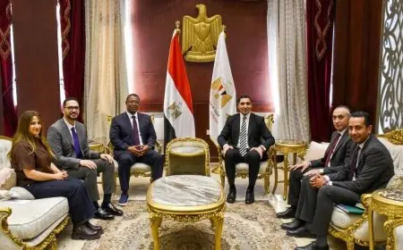 لقاء مثمر بين وزير الرياضة ورئيس الاتحاد الافريقي للجودو لتعزيز التعاون المشترك