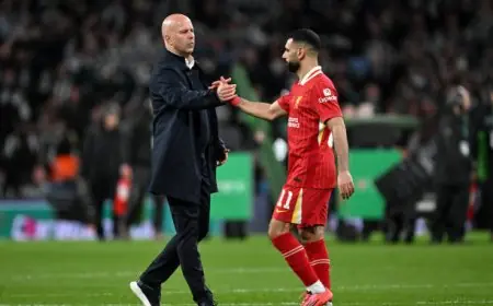 محمد صلاح يطلب من وكيله التفاوض مع ليفربول بعد رحيل المدرب سلوت