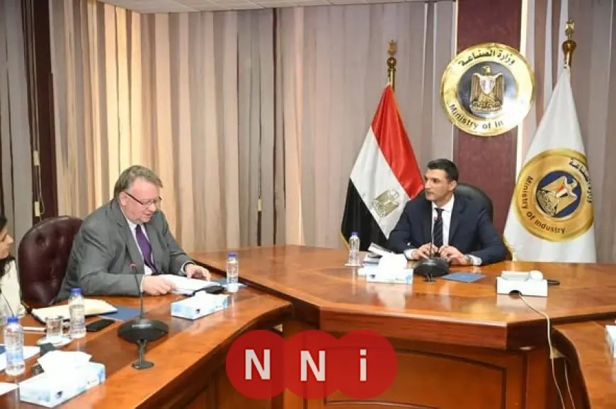 الصناعة تعلن عن مبادرة لدراسة إنشاء مصانع متوسطة وصغيرة داخل القرى لتعظيم الاستفادة من مواردها المتاحة
