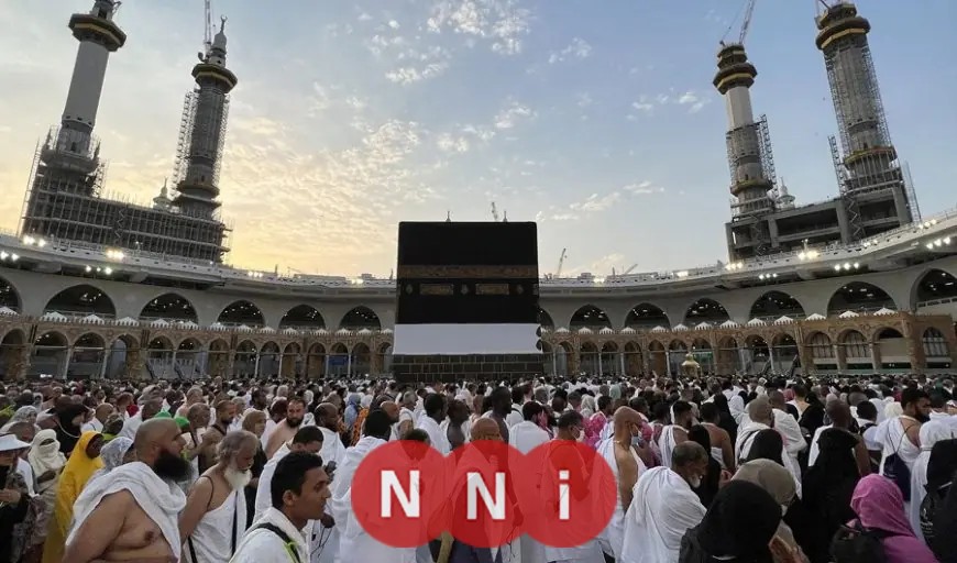 الحجاج المتعجلون يختتمون مناسك الحج بأداء طواف الوداع
