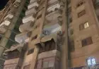 محافظ الجيزة يتفقد وضع العقارين المائلين في كفر طهرمس لضمان السلامة والأمان