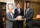 وزير الرياضة يلتقي الأمين العام للاتحاد الأفريقي لمناقشة تطورات مقر كاف في العاصمة الجديدة